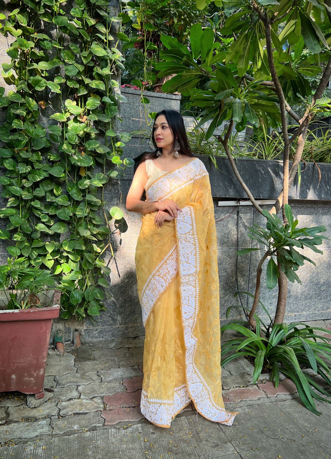 Saavi 01 Designer Party Wear Sarees Catalog
